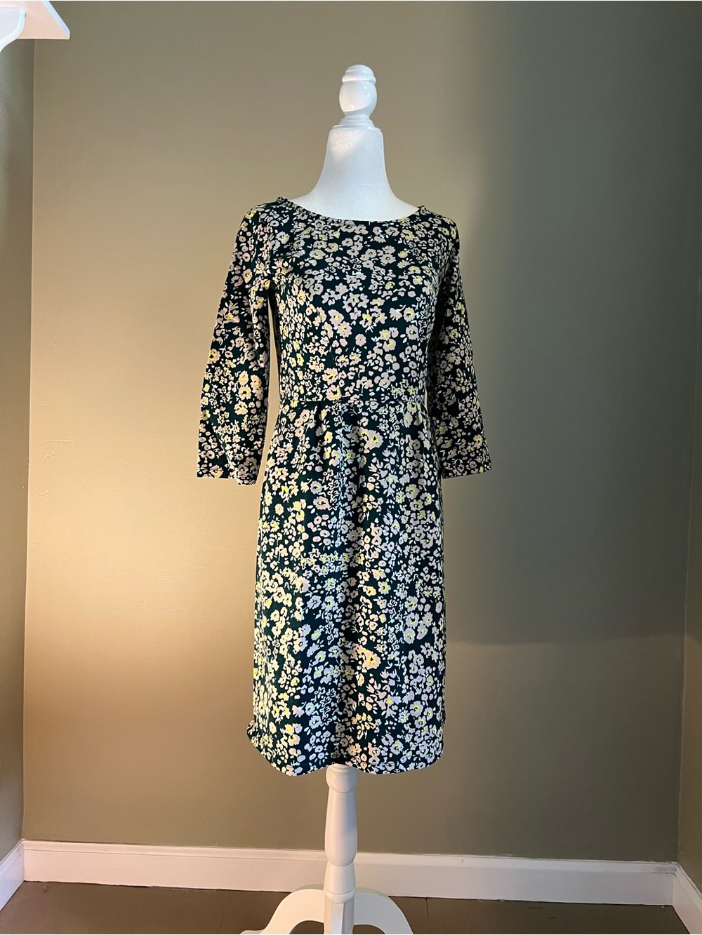 Boden‎ Navy Floral Midi Dress with Cream Blooms